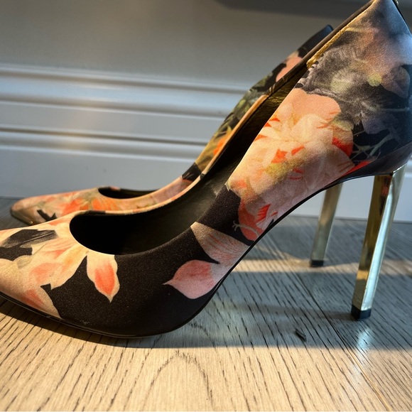 Great condition Ted baker floral heels - Picture 4 of 11